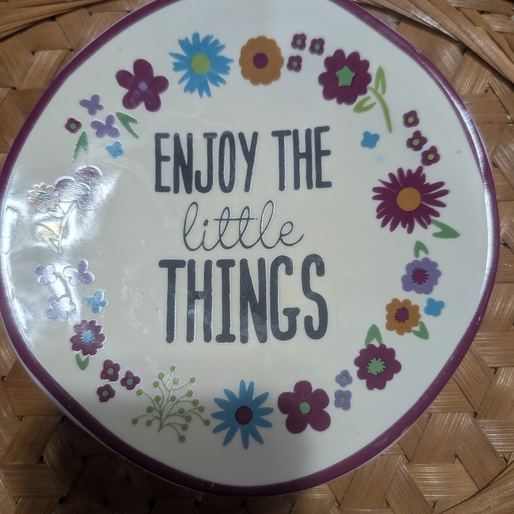 Bead Landing Floral Decorative Plate